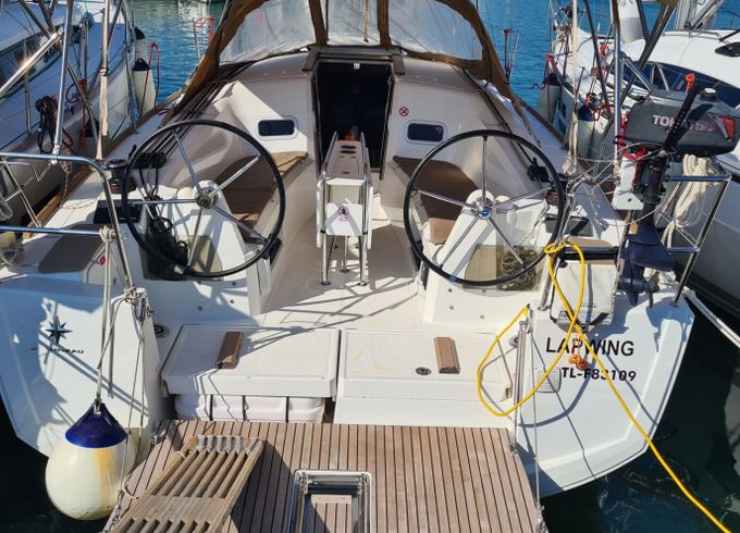 Sailboat JEANNEAU SUN ODYSSEY 349 10.34m