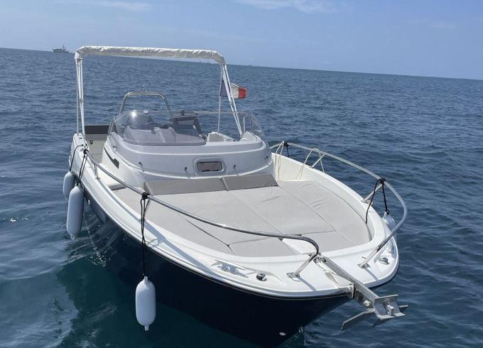 Motorboat Jeanneau Cap Camarat 6.5 Wa 200hp