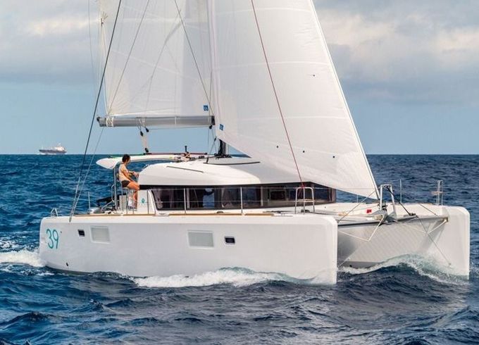 Catamaran LAGOON 39 11m