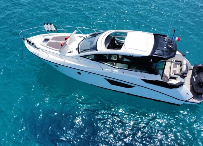 Motorboat Beneteau Gran Turismo 46 740hp