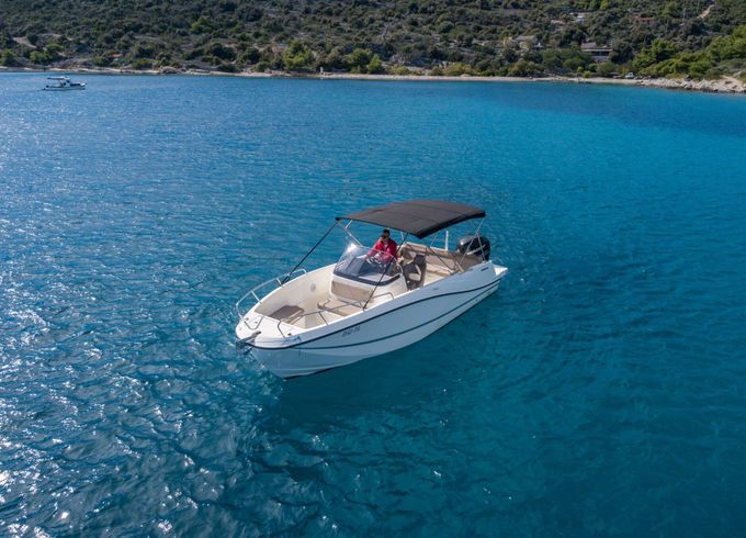 Motorboat QUICKSILVER ACTIV 755 OPEN 300hp