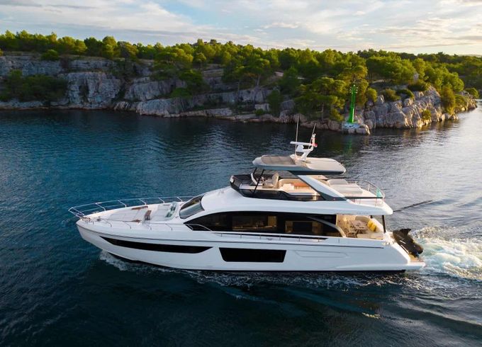 Motor yacht Azimut Azimut 68 FLY 2000hp