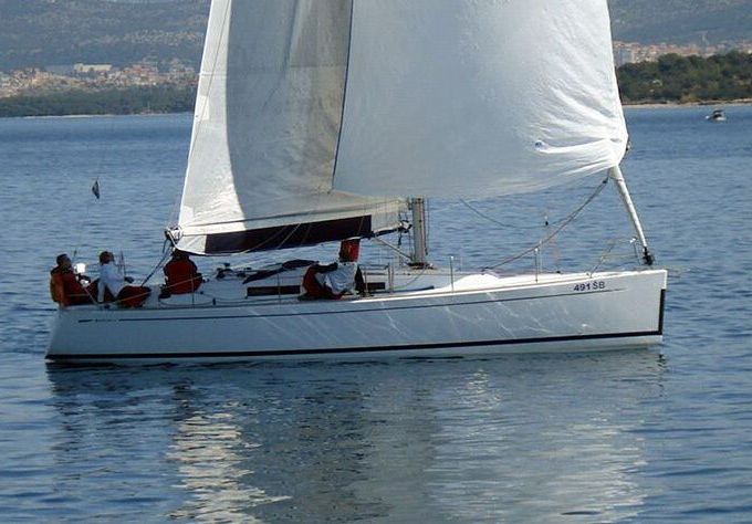 Sailboat GRAND SOLEIL 37 R 11.7m