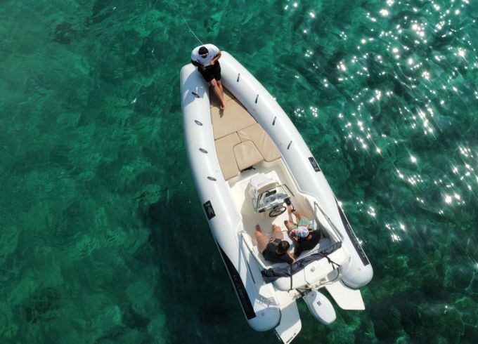 Motorboat KARDIS- 580 40hp