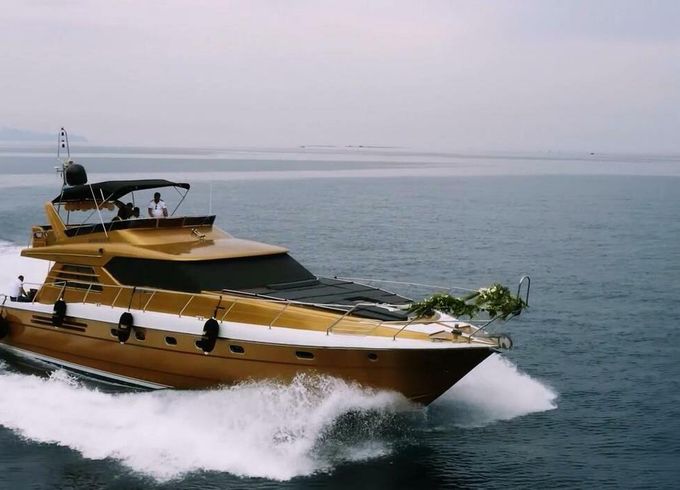 Motorboat Princess 66 1700hp