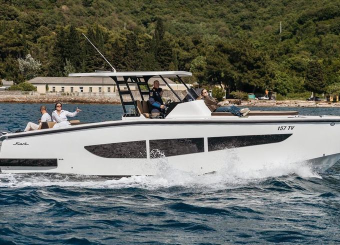 Motorboat Fiart Mare Sea Walker 700hp