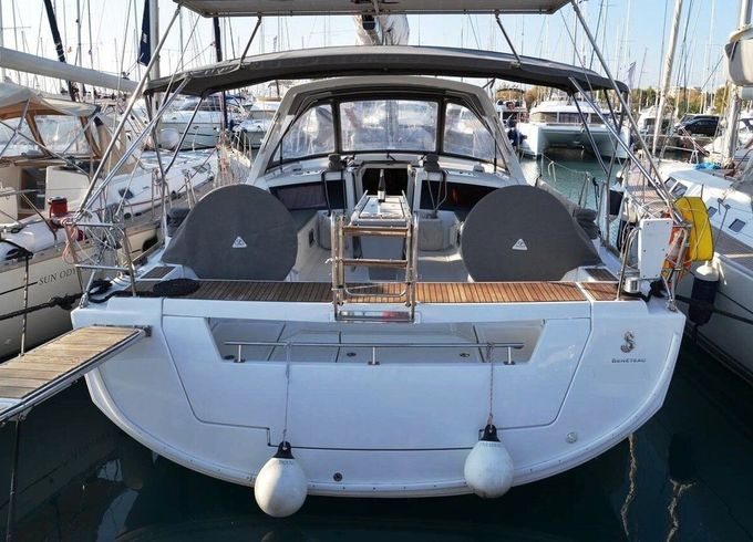 Sailboat Beneteau Oceanis 48 14m
