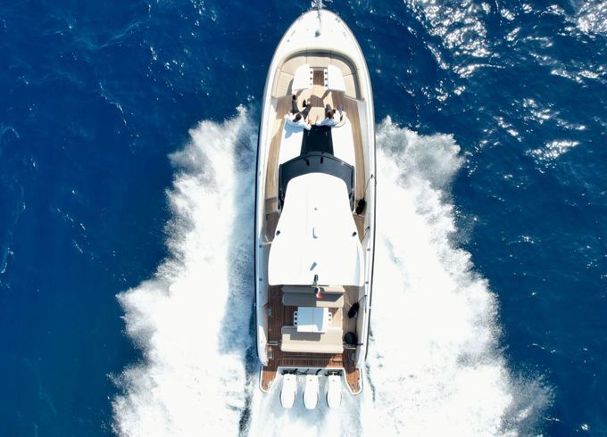 Motorboat CANTIERI DEL TEVERE DOMINA 42 WALKAROUND 900hp