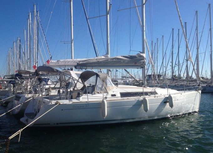 Sailboat BENETEAU OCEANIS 37 11.13m