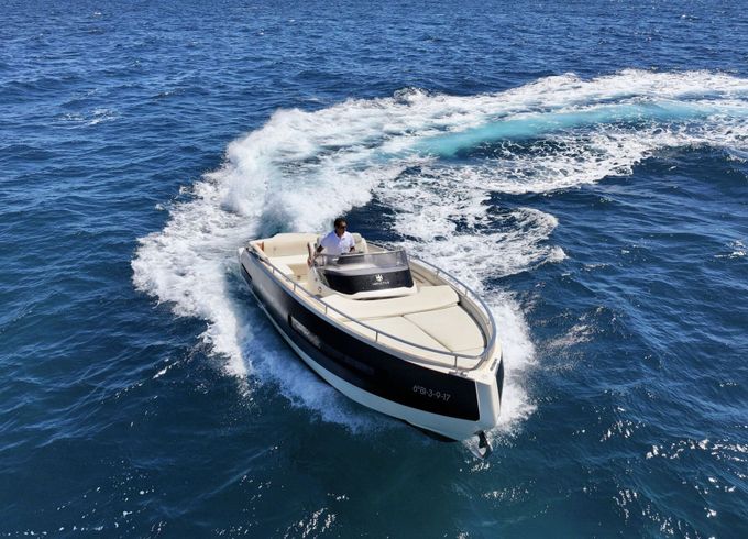 Motorboat Invictus Yacht 280 GT 350hp