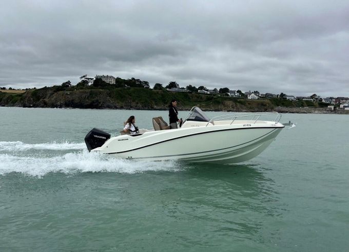 Motorboat Quicksilver ACTIV 675 OPEN 200hp
