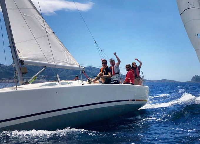 Sailboat Location bateau à Marseille Jusqu'à 70 Personnes 9.54m