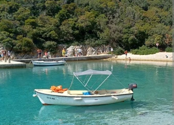 Motorboat Boat without licence Elan 490