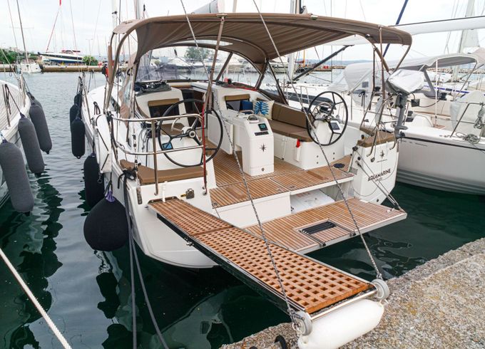 Sailboat Sun Odyssey 410 12m