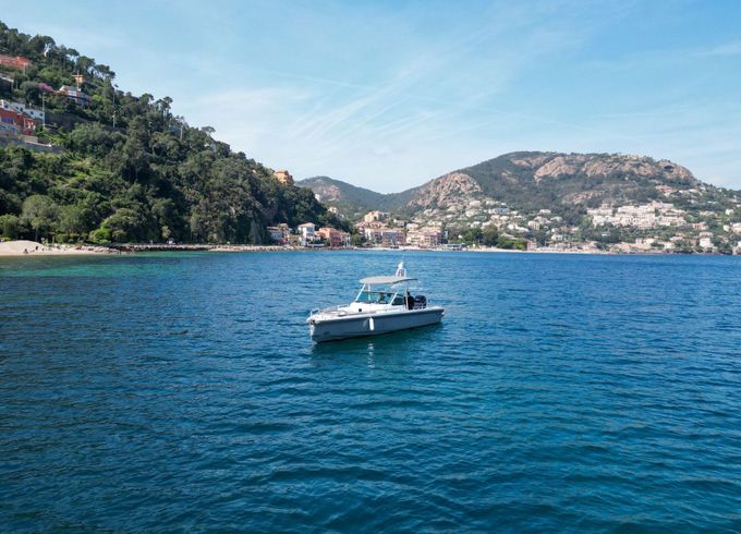 Motorboat Axopar TTOP 28 350hp
