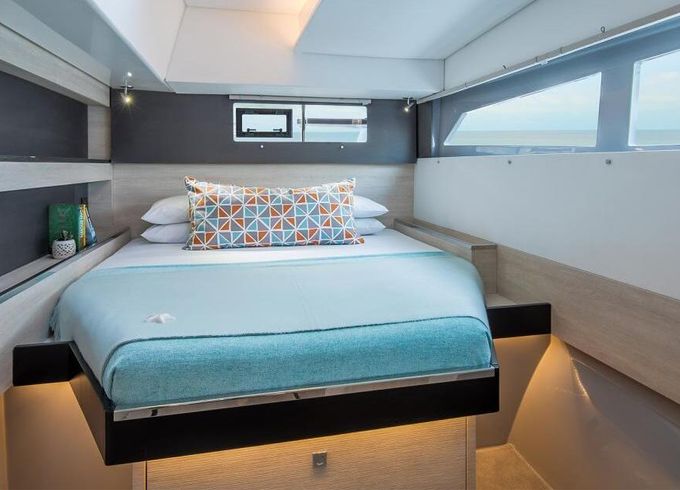 Catamaran Moorings 5000 15m