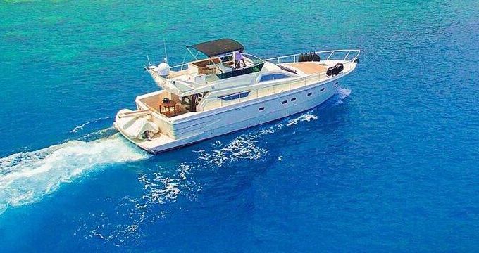 Motorboat Ferretti 52 Fly S 800hp