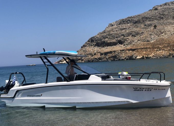 Motorboat Axopar 25 CROSS TOP 200hp