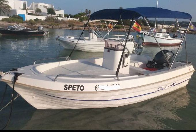 Boat without licence  Gasolina incluida Cala 450 15hp