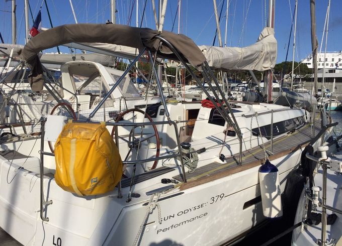 Sailboat JEANNEAU SUN ODYSSEY 379 10.98m