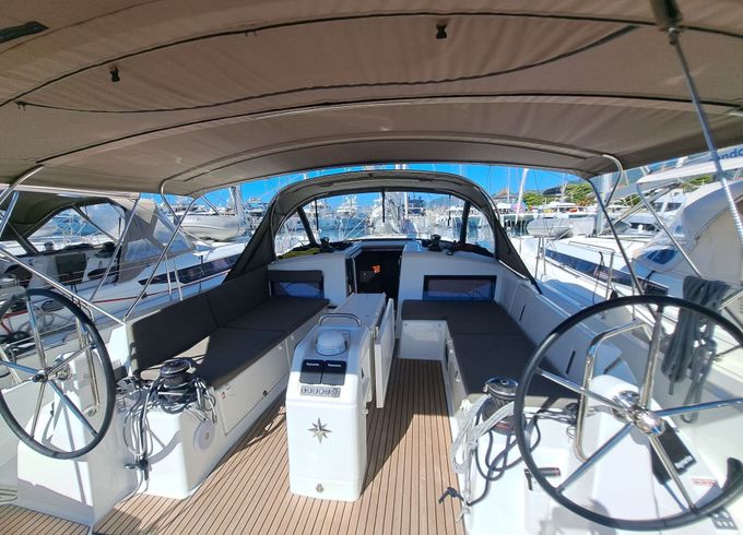 Sailboat Jeanneau Sun Odyssey 490 14.33m