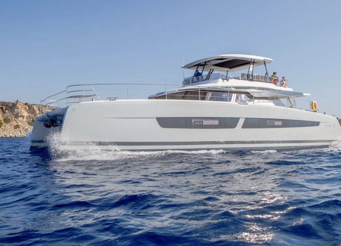 Catamaran Fountaine Pajot Power 67 20.3m