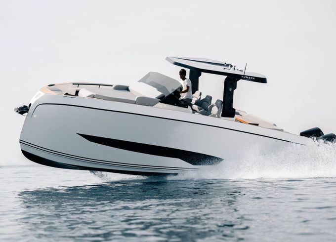 Motorboat KUMBRA 34 600hp