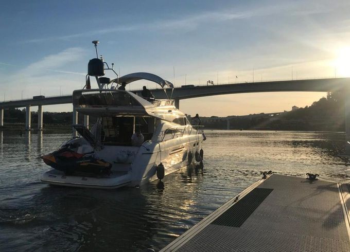 Motorboat Beneteau princess 56