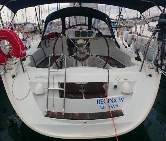 Sailboat Jeanneau Sun Odyssey 32i 9.6m