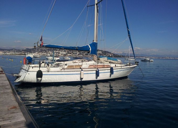 Sailboat GUY COUACH V12 12m