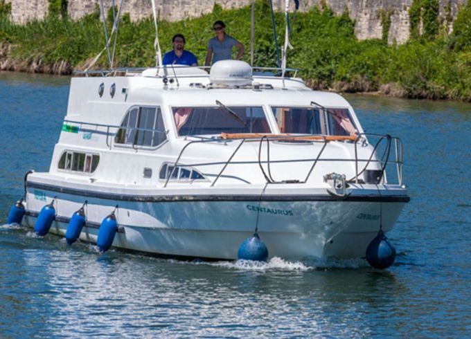 Houseboat Europa 400