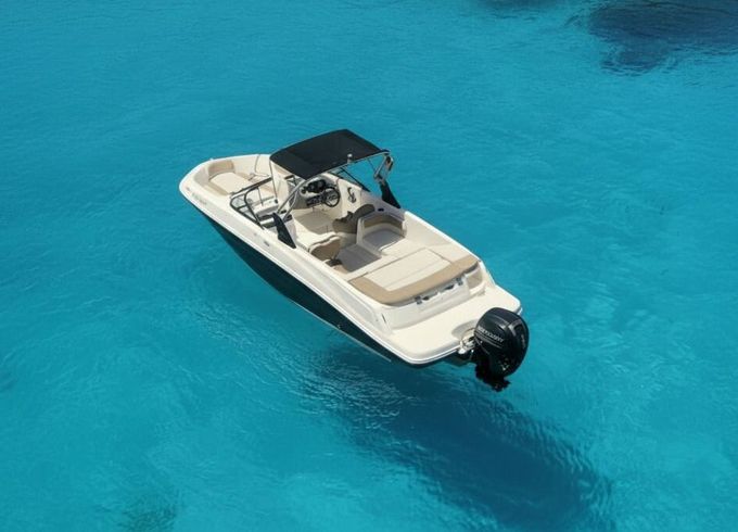 Motorboat Bayliner Vr6 150hp