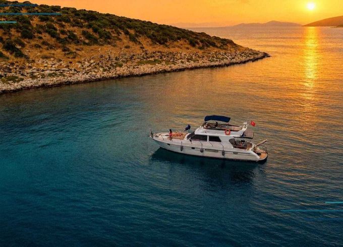 Motor yacht 2025 2010