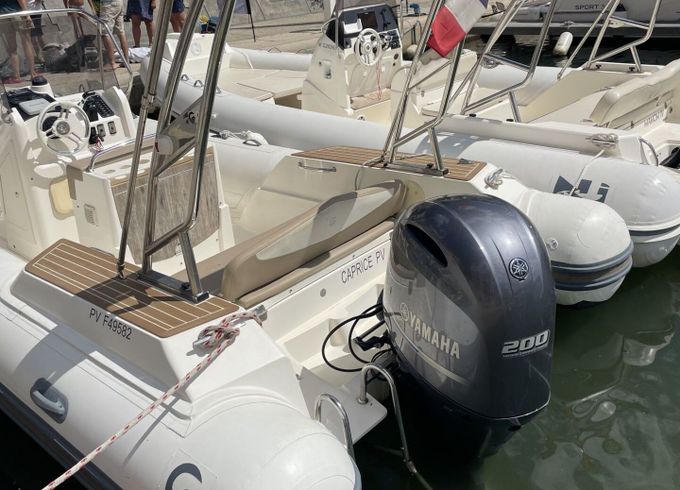 RIB Capelli Tempest 700