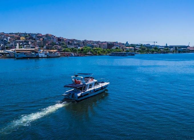 Motor yacht Custom made 2010