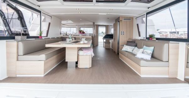 Catamaran Catana Group Bali 5.4 - 6 + 2 cab. 16m