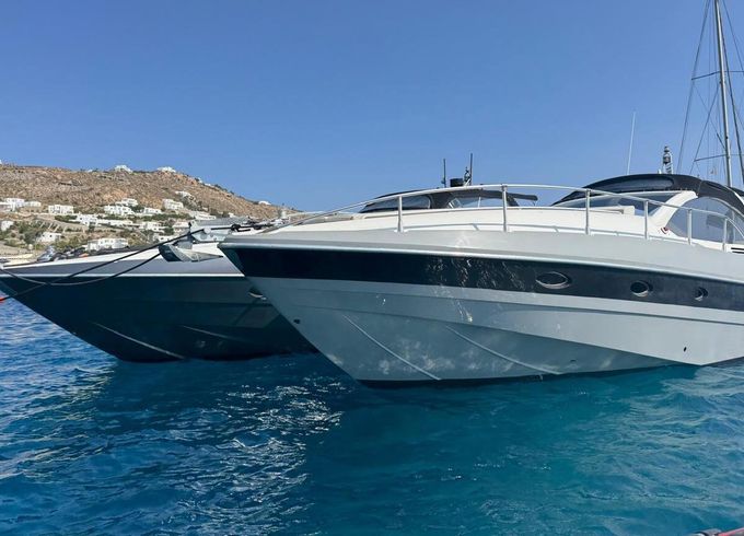 Motor yacht Pershing 38 Prershing 38,MYKONOS South coast,SANTORINI,PAROSea 840hp