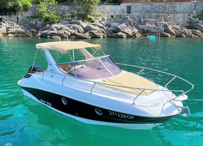 Motorboat Salpa Laver 23X 250hp