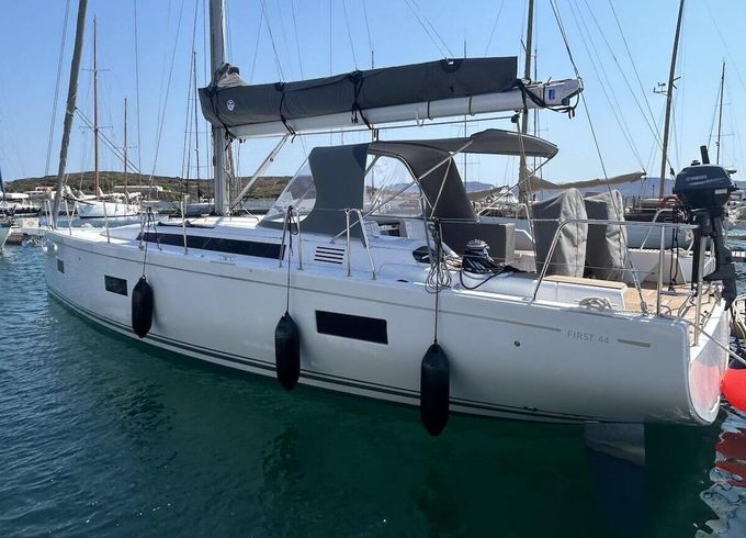 Sailboat First 44 14m