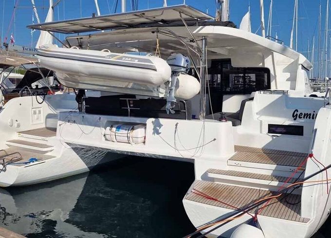 Catamaran Lagoon-Bénéteau Lagoon 46 - 4 + 2 cab. 13m