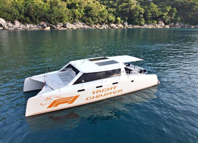 Motorboat Asia Catamarans Stealth 42 108hp