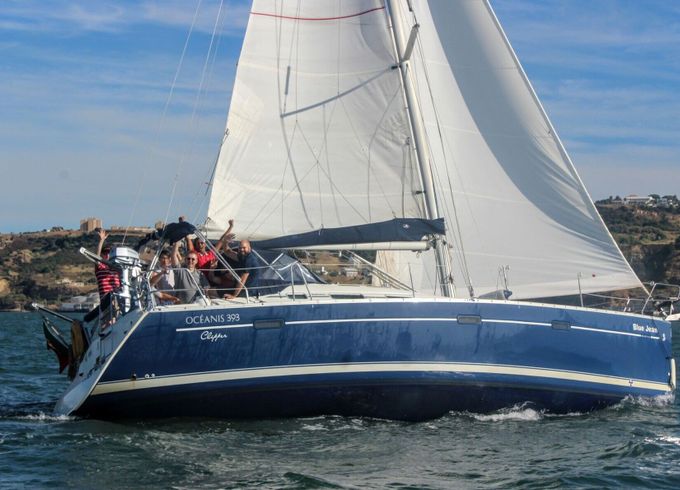 Sailboat BENETEAU OCEANIS 393 12m
