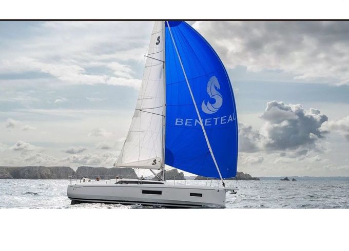 Sailboat Oceanis 37.1 12m