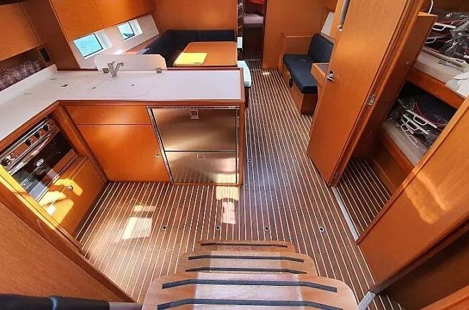 Sailboat Bavaria C45 13m