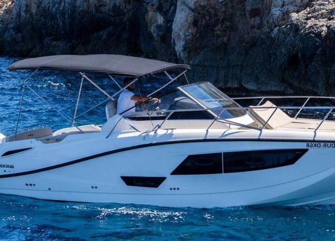 Motorboat Quicksilver Activ 875 Sundeck 450hp