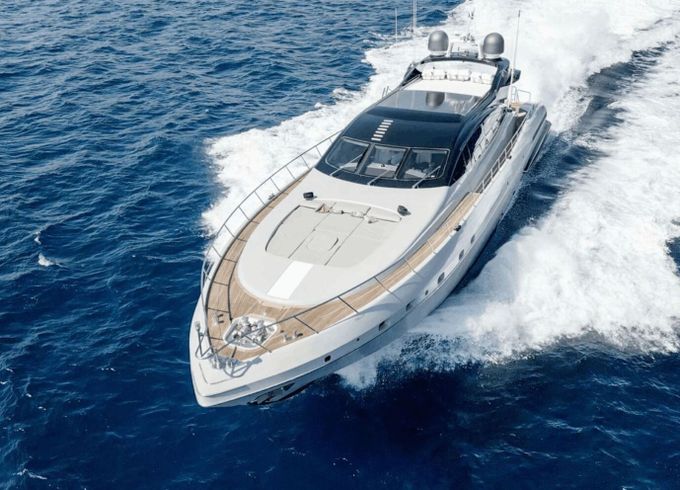 Motor yacht Mangusta 92 4000hp