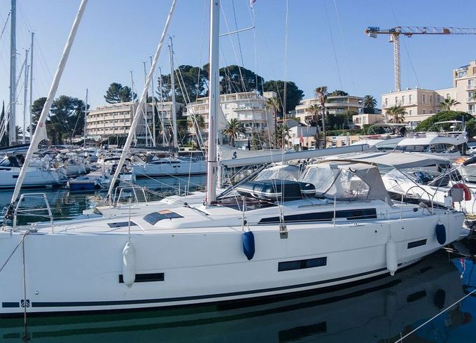 Sailboat DUFOUR 390 Grand Large 11.94m