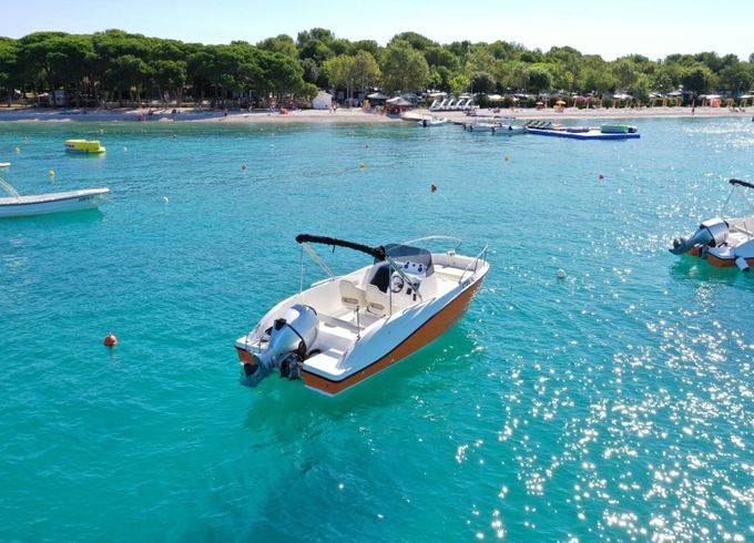 Motorboat SPORT - MARE D.O.O., PULA Quicksilver 555 activ open