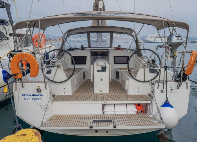 Sailboat Jeanneau Sun Odyssey 410 12.35m