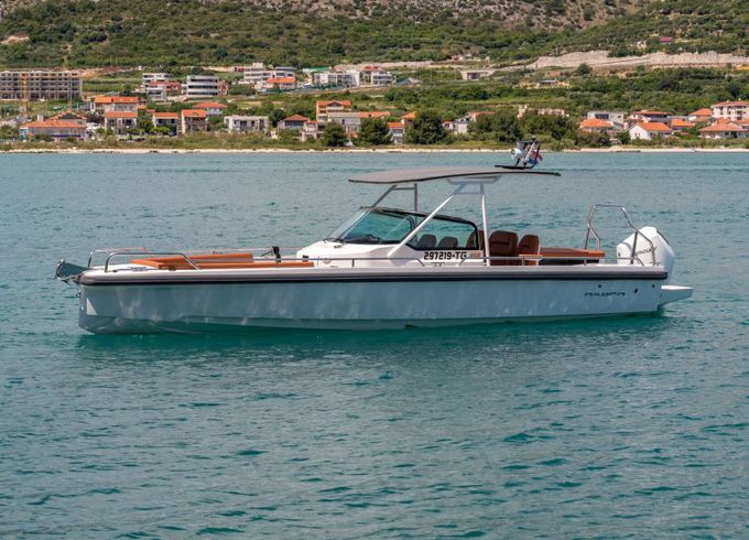 Motorboat Axopar 28 Tt 300hp